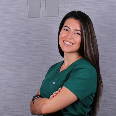 Mineola New York dentist Daniela Rendon